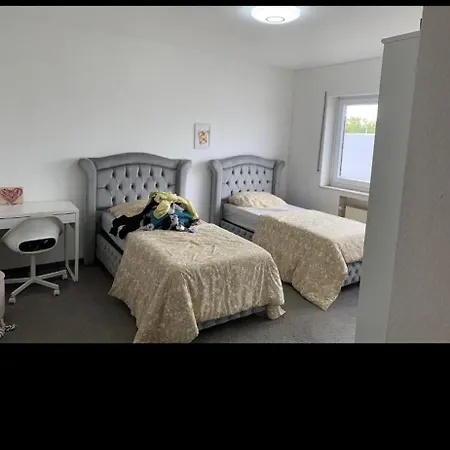 Apartment Mit Balkonterasse 4 *