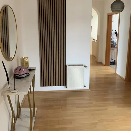 Apartment Mit Balkonterasse 4 *