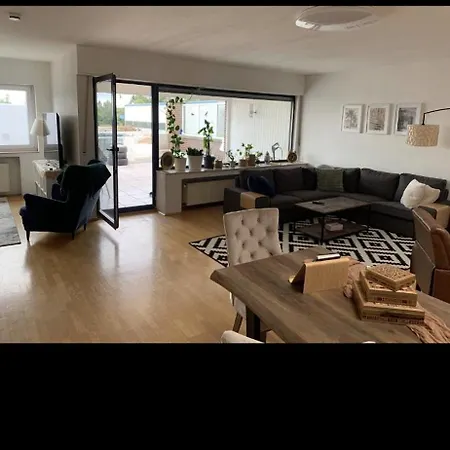 Mit Balkonterasse 4 Apartment *
